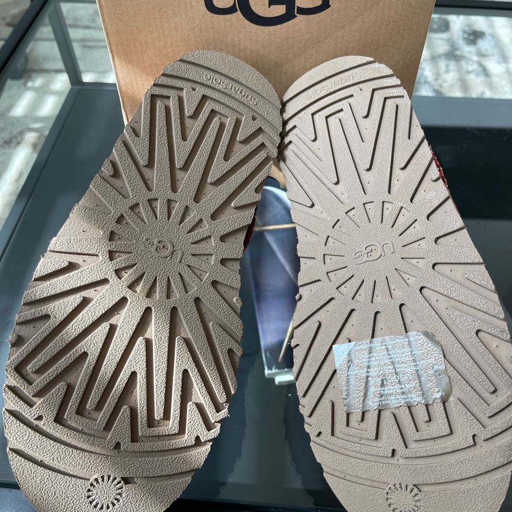 Brand New !!! UGG Tazz Slippers !!! - USA size 6 - Picture 7 of 11